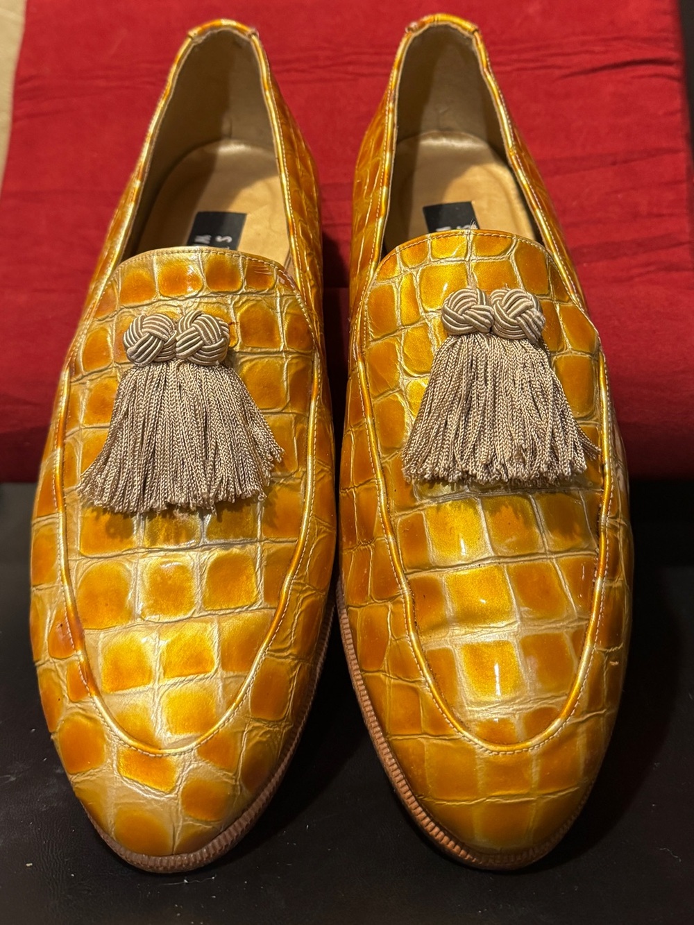 Stuart Weitzman Vintage Tassel Loafer Pumps Croc Embossed Gold Size 8.5 M Spain